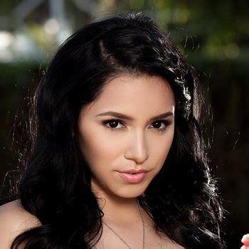 Reyna Arriaga Babe Page Watch This Adult Model On FreeOnes