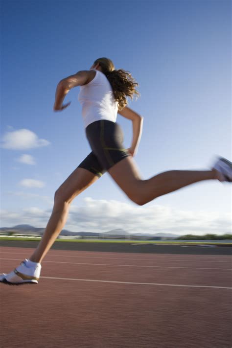 Why Are My Knees Swollen & Bruised After Running? | 2bstronger.com