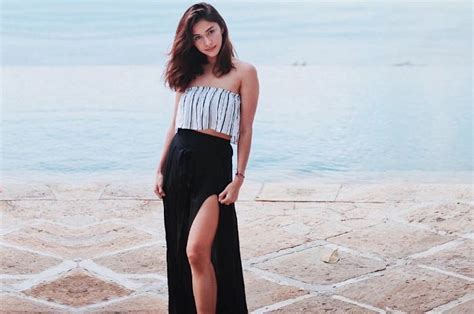 9 Hot Sexy Fay Nabila Bikini Pics