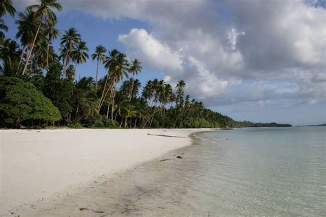 Visit Maluku Islands, Indonesia ~ Indonesia Tour, Travel and Vacation ...