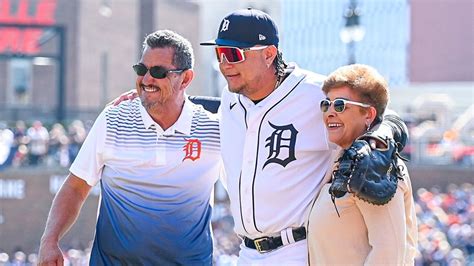 Padres De Miguel Cabrera Hicieron Lanzamiento A Su Hijo En El Pen Ltimo