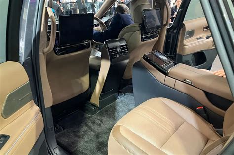 toyota-century-suv-tokyo-motor-show-2023-interior-rear | GCBC