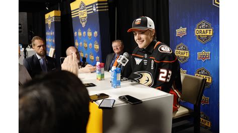 Ducks Draft Leo Carlsson Second Overall Anaheim Ducks