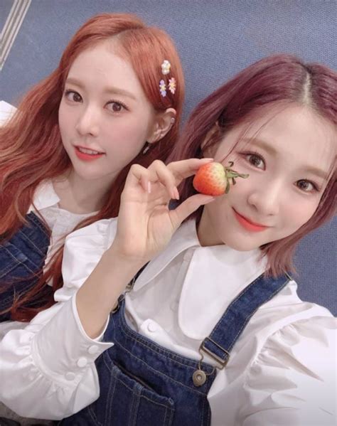 Cherry Bullet Community Posts 착하고 귀여운 보라언니 생일 너무너무 축하해요🥳🐰🤍 보라언니 항상 너무