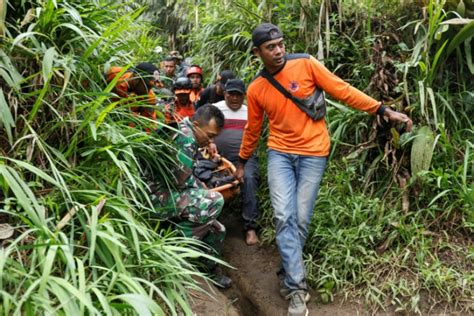 Bangkok Post Indonesian Rescuers Race To Find Missing After Eruption