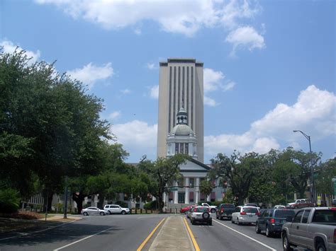 File:Tallahassee FL old and new capitol01.jpg - Wikimedia Commons