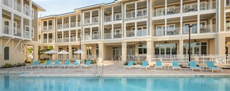 Anna Maria Island Hotels in Holmes Beach | Waterline Marina Resort