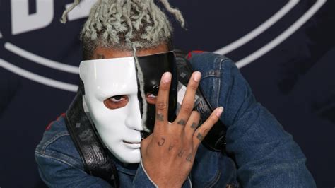 XXXTentacion Is Wearing Black And White Mask And Having Ash Color Hair HD Celebrities Wallpapers ...