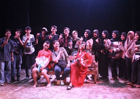 Teater Tepak Tellaz Dan Teater Gates Tampil Memukau Dalam Pentas Silang