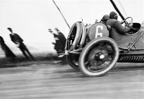 La Fondation Cartier Rend Hommage La Voiture Avec Son Exposition