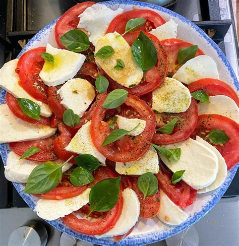 Toastvariationen Mit Tomaten Mozzarella Teller Rainer Beeken Flickr