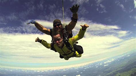 Saut Tandem En Parachute Skydive Center De Spa Youtube