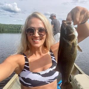 INSTA Carrie Underwood In A Bikini While Fishing 07 14 2021 Phun Org Forum