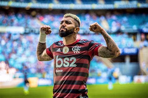 El Sevilla FC prepara venta histórica para atar a Gabigol