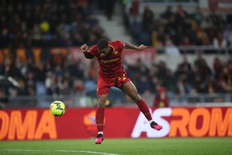 Georginio Wijnaldum Keen On Staying At Roma Get Italian Football News