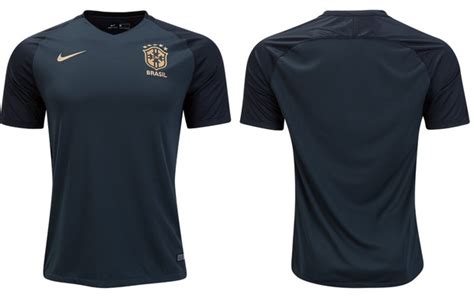 Site vaza suposta nova terceira camisa da Seleção modelo não será