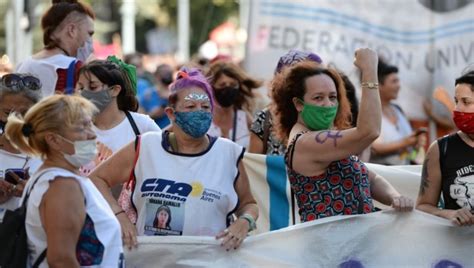 M Miles De Mujeres Marcharon Por El Centro De La Ciudad