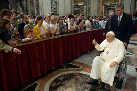 Papa Francisco Aviva Especulaciones Sobre Futuro Del Pontificado Y