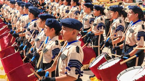 Participativo Y Vistoso Desfile Por El CXIII Aniversario De La