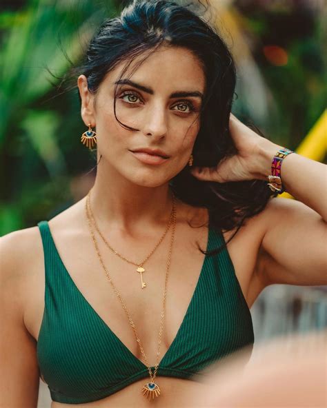 Aislinn Derbez Desata Intriga Al Exhibirse De Madrugada Con Michelle