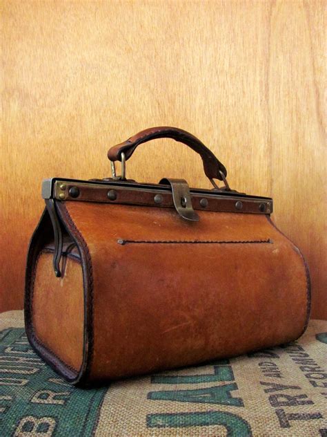 Vintage Cowhide SATCHEL BAG sculptural tan leather mini Doctor