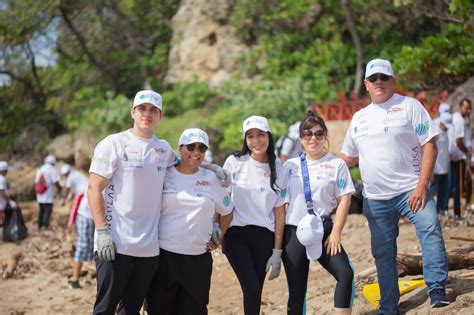 Entidades Se Unen Para Limpiar La Playa Najayo Tras El Paso Tormenta