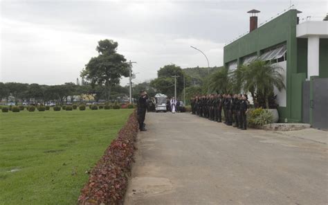 Corpo De Pm Morto Por Criminosos Na Avenida Brasil é Sepultado Na Zona