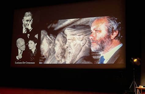 Luciano De Crescenzo Il Professor Bellavista Al Museo Del Louvre