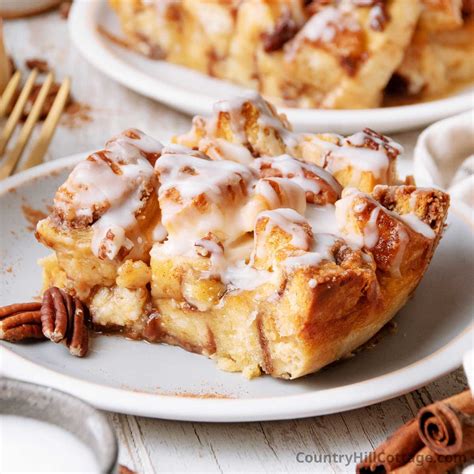 Easy Pillsbury Cinnamon Roll Casserole