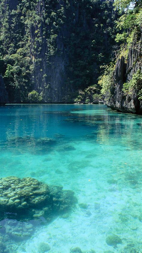 Barracuda Lake on Coron Island, Philippines - Spotlight Photos