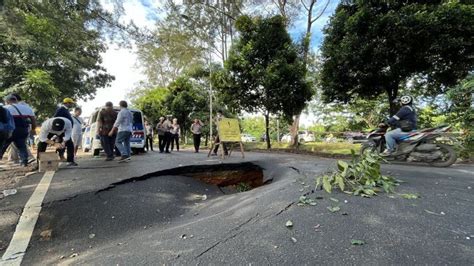 Ruas Jalan Tiban Batam Amblas Perbaikan Butuh Waktu Sepekan