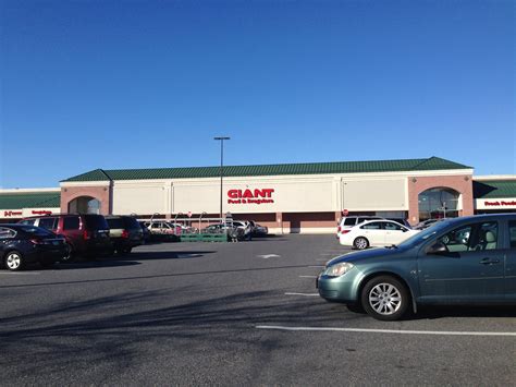 Glimpse: Giant #6484 - Lancaster, PA