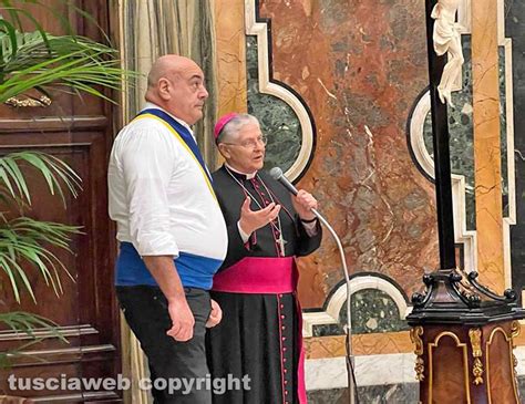 Papa Francesco Incontra I Facchini Di Santa Rosa Tusciaweb Eu