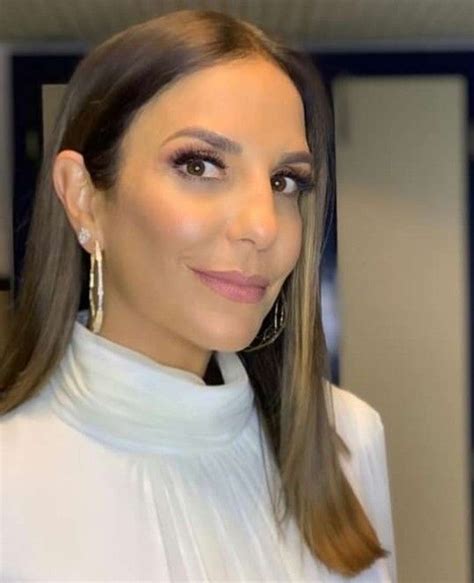 Pin De Denise Carvalho Em Ivete Veveta Em Penteados F Ceis