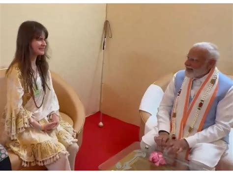 भारतीय संगीत की दीवानी Cassandra Mae ने गाया अच्युतम केशवम भजन Pm मोदी