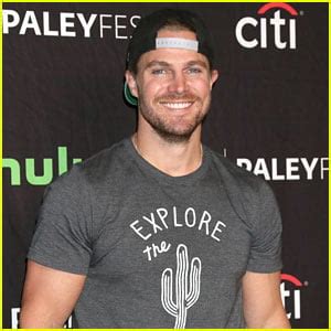 Stephen Amell Strips To His Birthday Suit For Poolside Photo