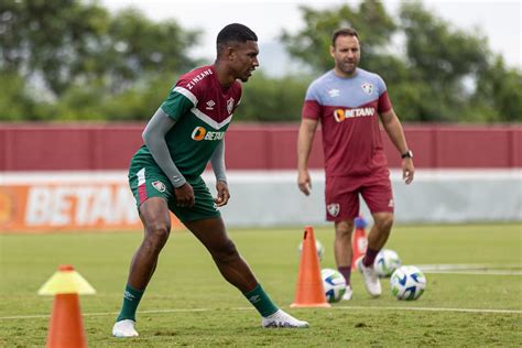 Lelê no São Paulo Jornalista fala sobre possibilidade Fluminense