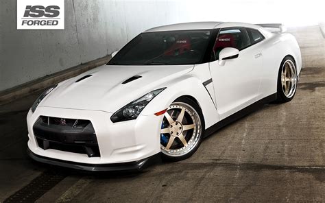 White Coupe Nissan Skyline Gt R R35 Nissan Gtr White Cars Car Hd Wallpaper Wallpaper Flare