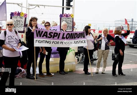 Frauen protestieren Fotos und Bildmaterial in hoher Auflösung Alamy