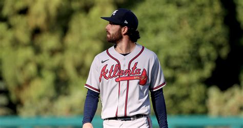 Dansby Swanson Rumors Braves Fa Market Heats Up Giants Cubs More