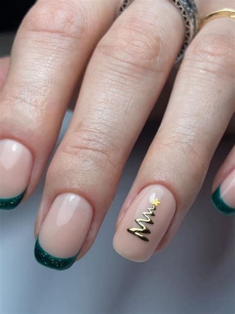 45 Cute Christmas Tree Nails To Nail Your Holiday Look Christmas