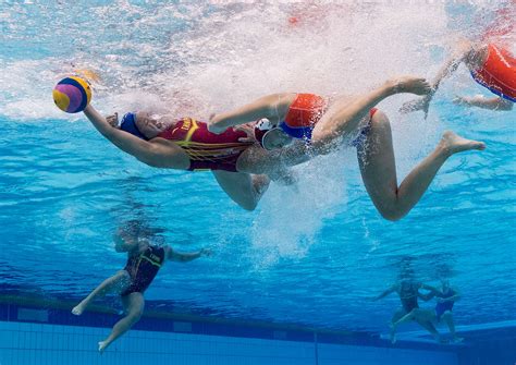 Womens Water Polo Underwater