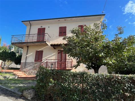 Vendita Villa Bifamiliare In Via Del Frantoio Cortona Buono Stato