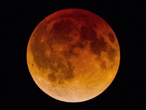 Mejores imágenes de la Luna roja el eclipse total de Luna del Martes