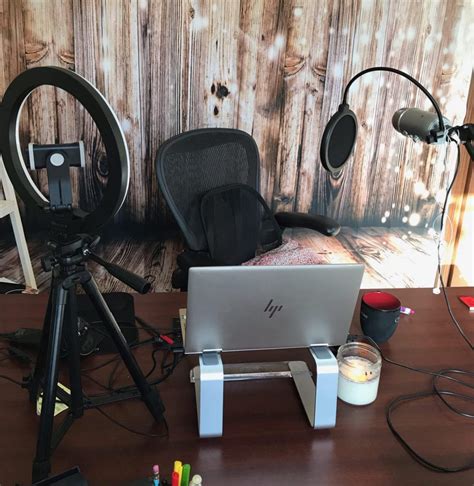 How to Build a Podcast Studio at Home | RSS.com