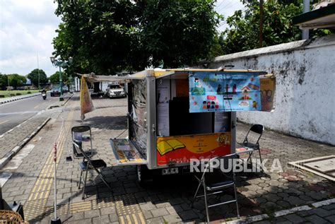 Perpustakaan Keliling Di Alun Alun Selatan Yogyakarta Sepi Republika