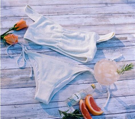 4 Hot Sexy Esmeezizzy Bikini Pics