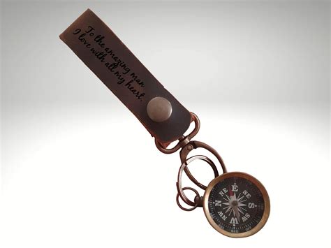 Personalized Leather Compass Keychain | SFdizayn