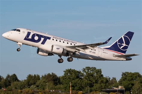 LOT Polish Airlines Embraer ERJ 170LR ERJ 170 100 LR SP LDG