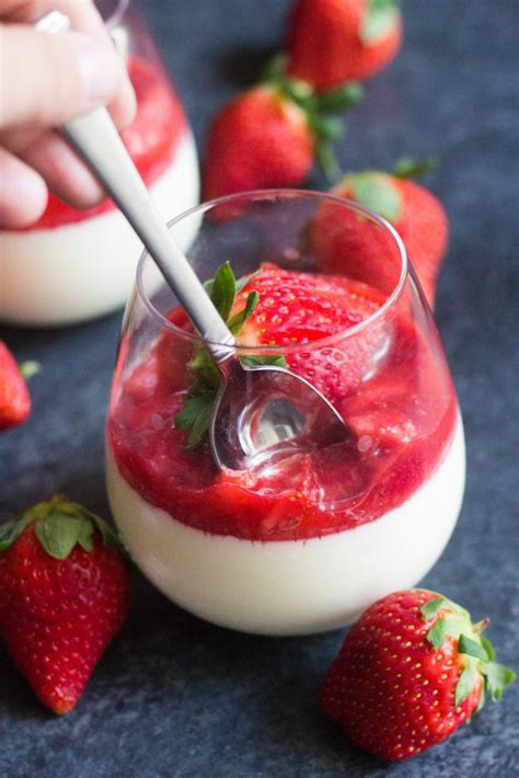 Panna Cotta De Vainilla Con Salsa De Fresas Cocina Facil